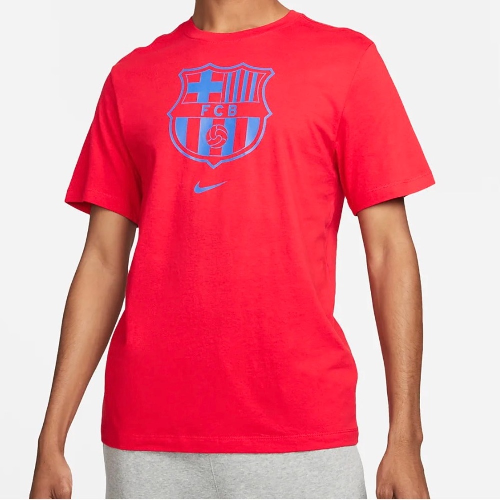 FC Barcelona Crest Men's Nike Soccer T-Shirt - Picture 2 of 3